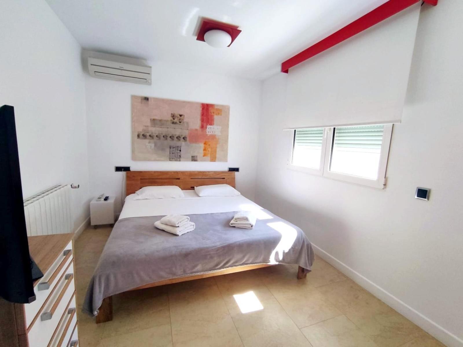 Villa Haygon Private Heated Pool, Bbq & Sauna 圣维森特德尔拉斯佩奇 外观 照片